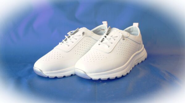 Balti odiniai pavasariniai moteriški batai ZOJAS
