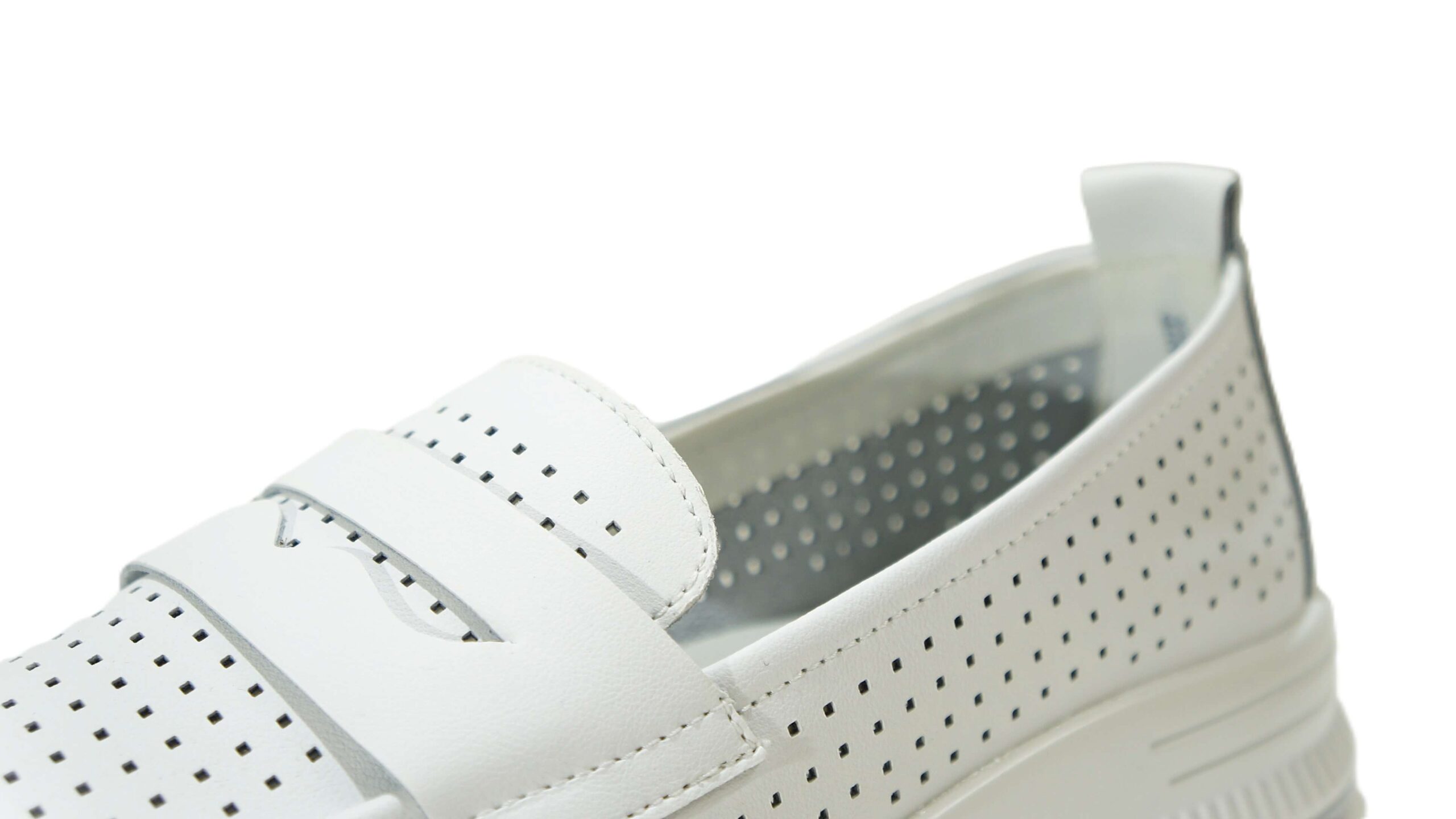 Balti odiniai vasariniai batai moterims ZOJAS