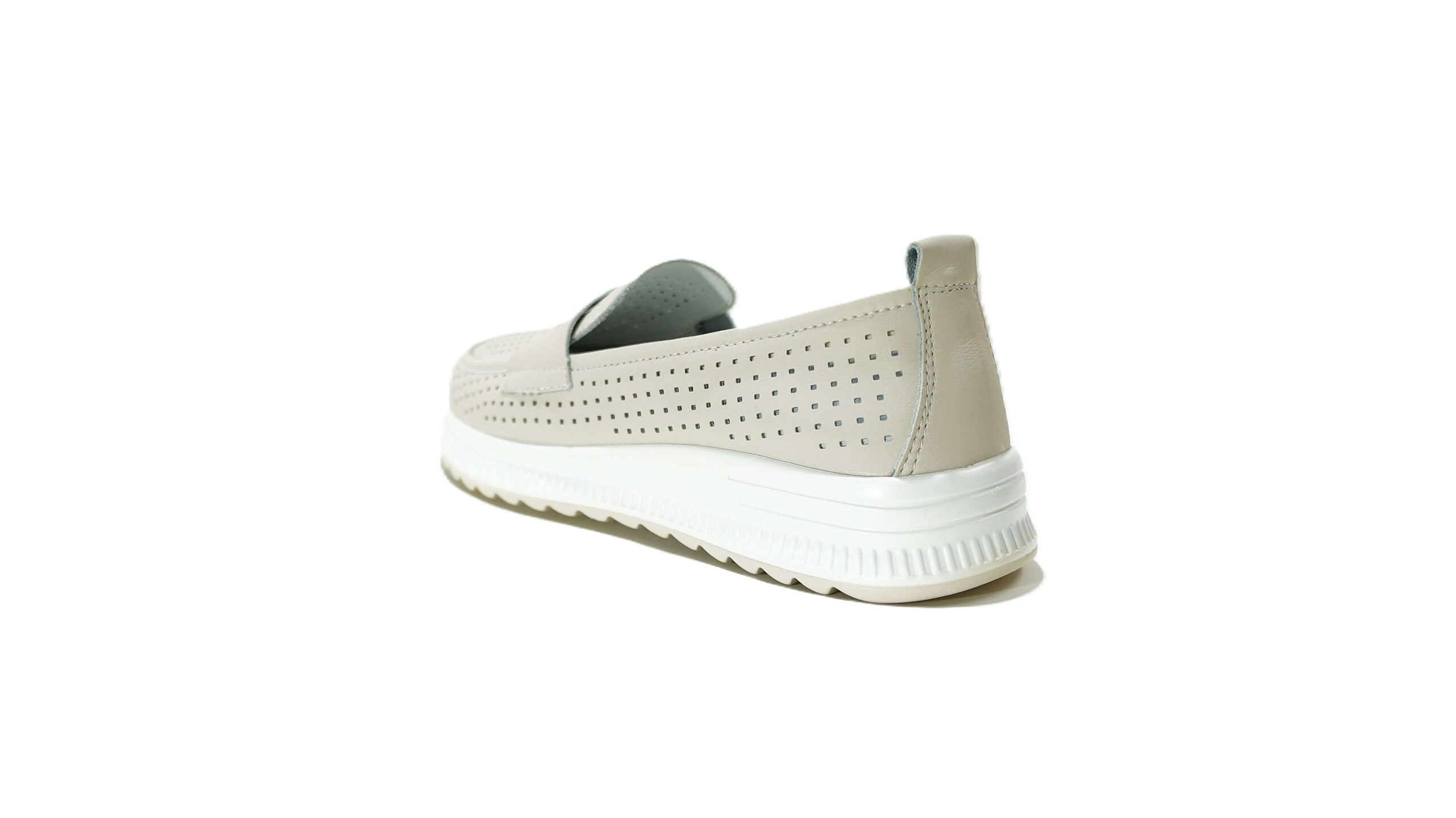 Šviesūs odiniai vasariniai batai moterims ZOJAS