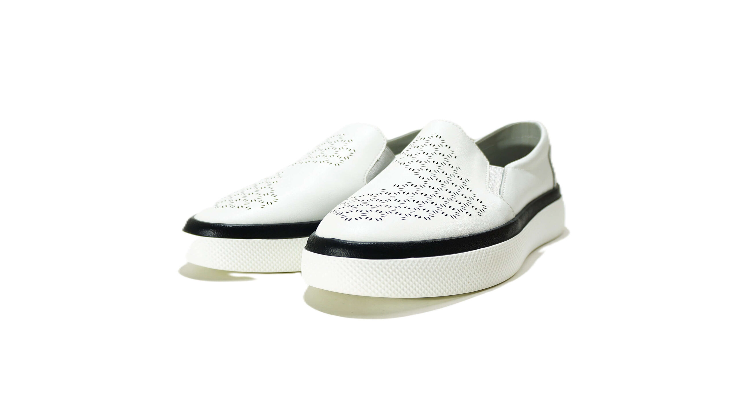 Balti odiniai vasariniai batai moterims ZOJAS