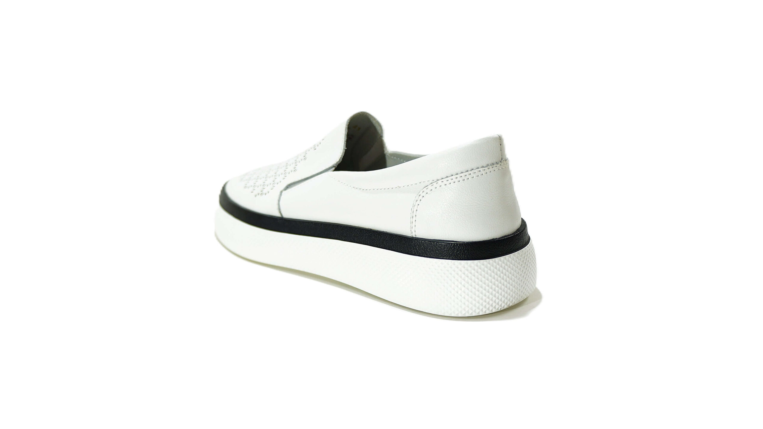 Balti odiniai vasariniai batai moterims ZOJAS