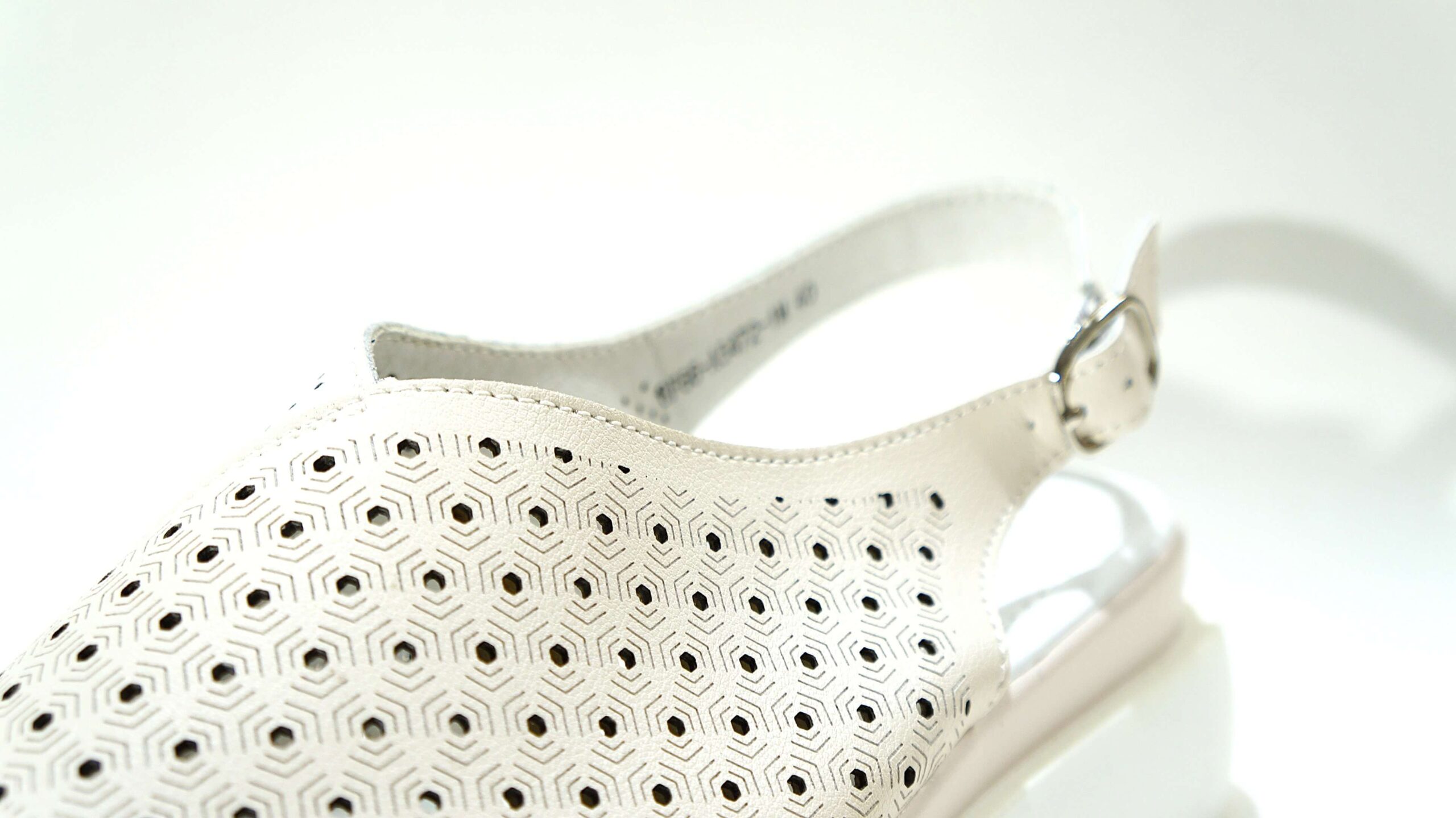 Odinės basutės moterims Lifexpert