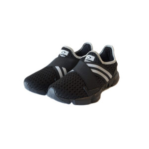 Juodi lengvi sportbačiai paaugliams 36-41 be raištelių Runner