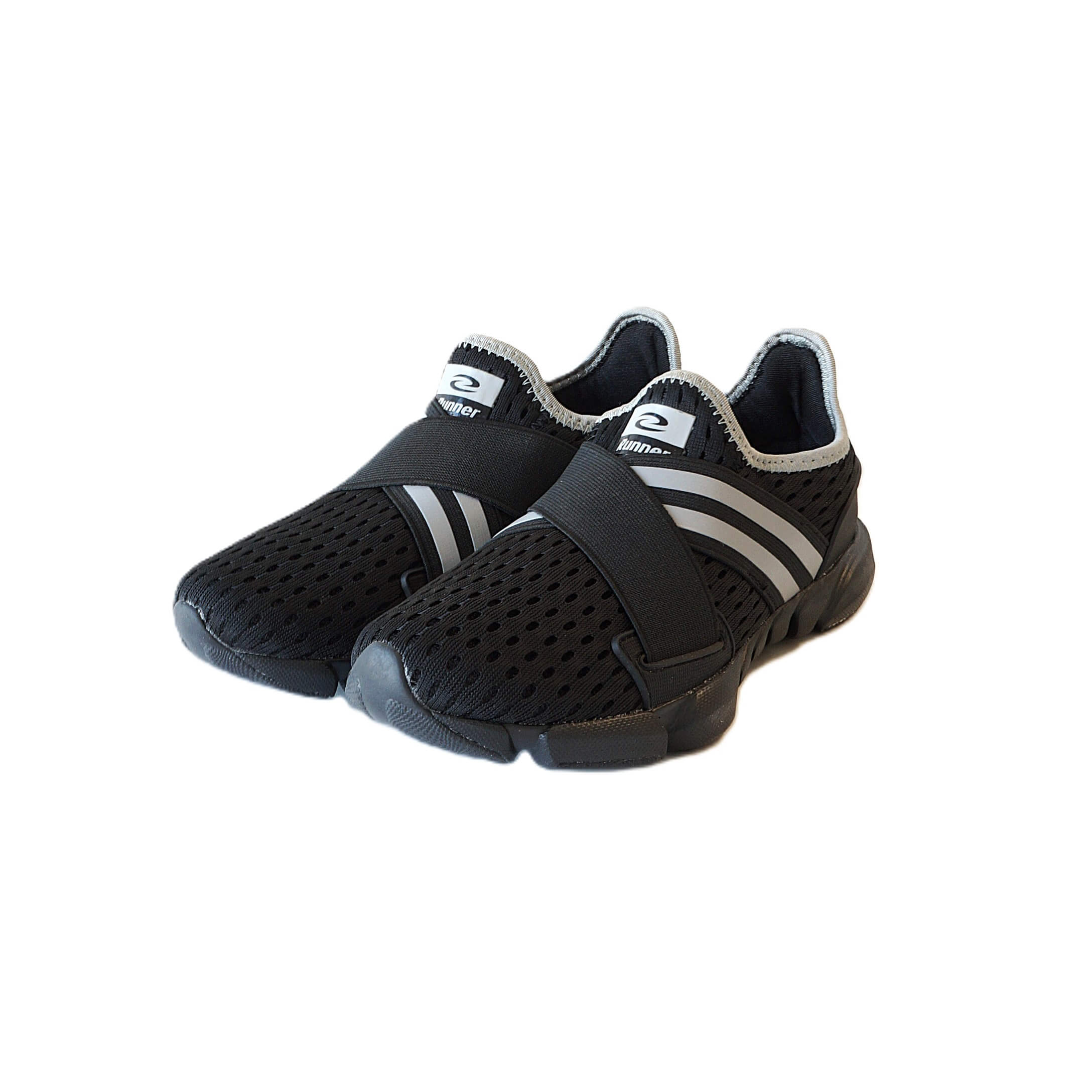 Juodi lengvi sportbačiai paaugliams 36-41 be raištelių Runner