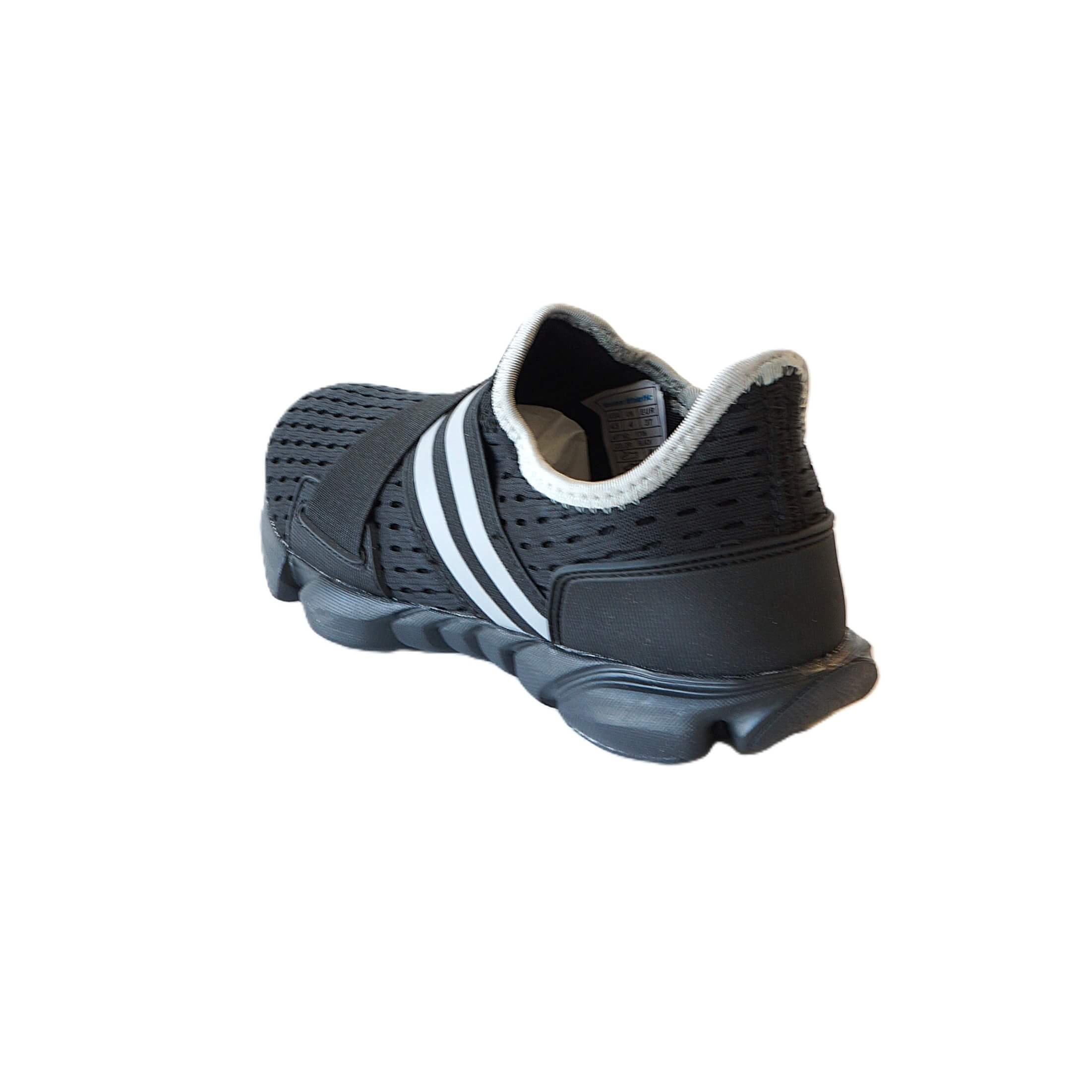 Juodi lengvi sportbačiai paaugliams 36-41 be raištelių Runner