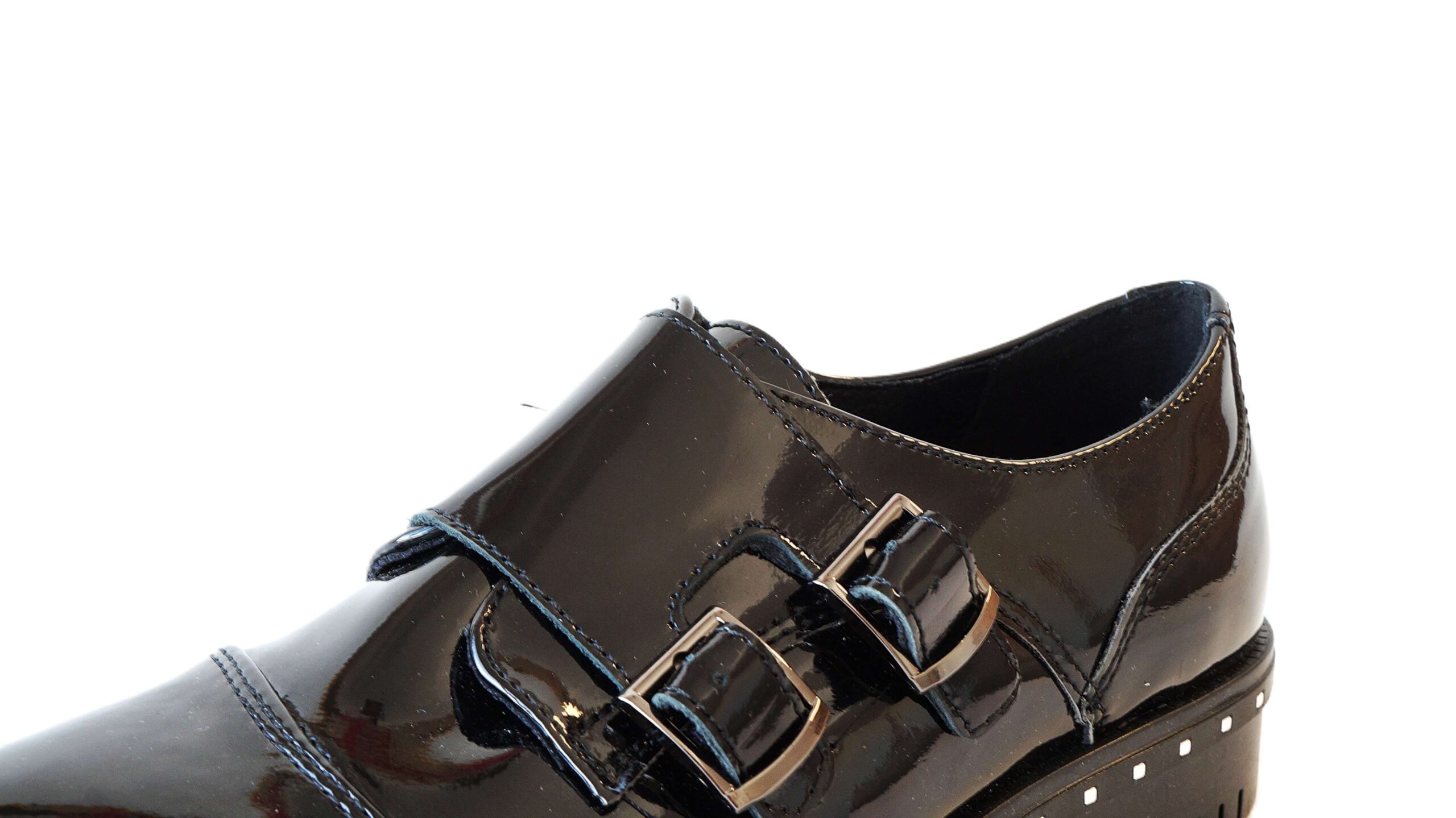 Lenkiški juodi lakuoti pusbačiai moterims Amart