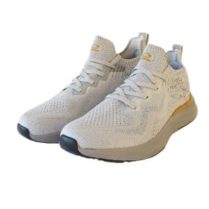 Šviesiai pilki lengvi vasariniai vyriški sportbačiai su kiauru tinkleliu Runner