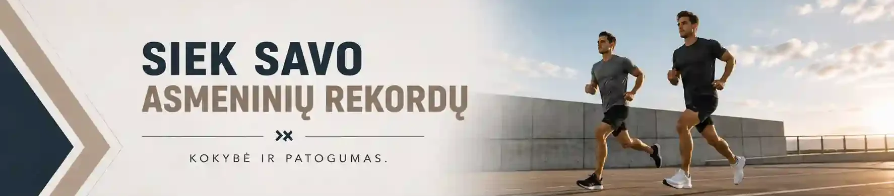 Du vyrai su sportbačiais bėga miesto aplinkoje saulėtą vasaros dieną - Vilniaus Avalynė