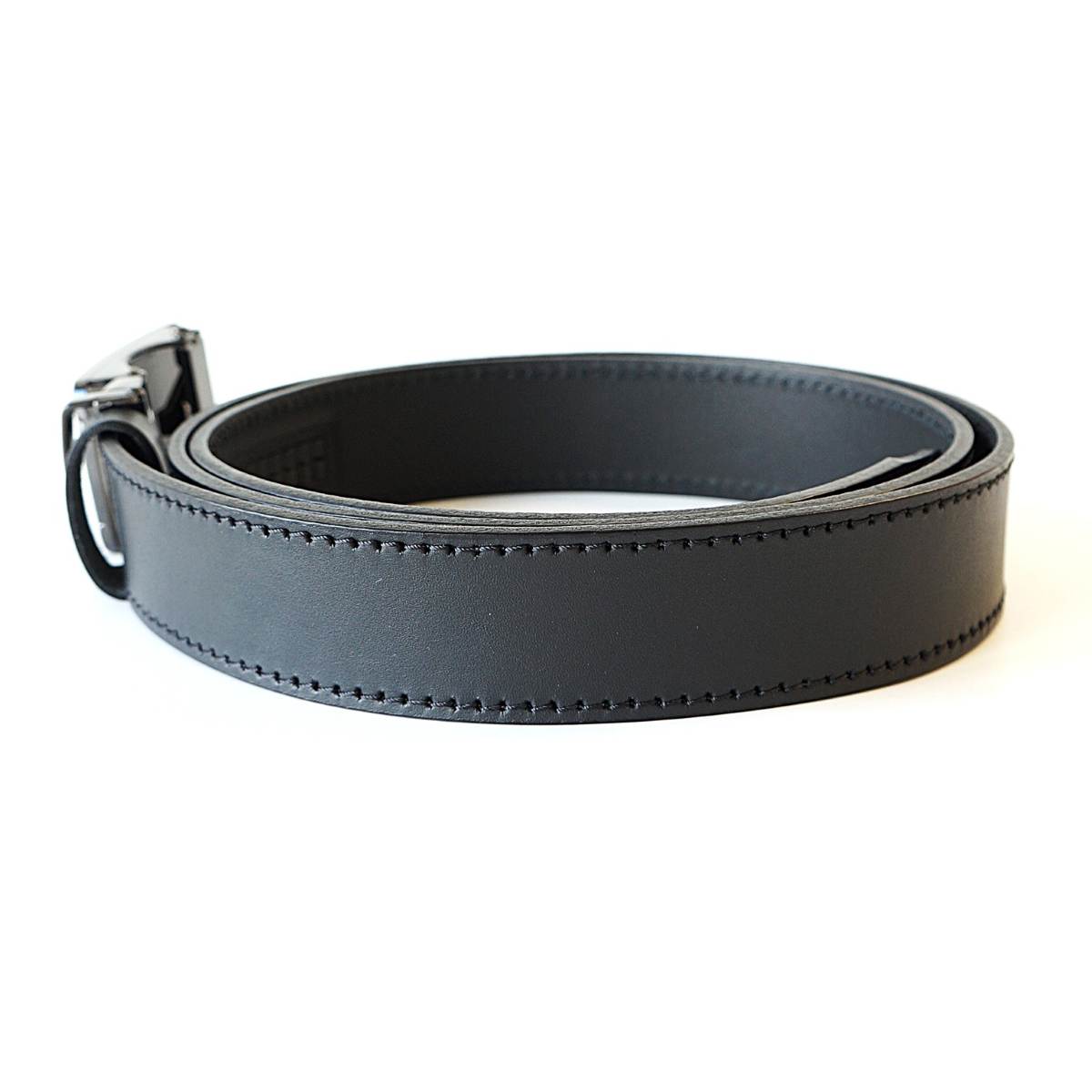 Prabangus juodas odinis vyriškas diržas su automatine sagtimi su Vyčio atvaizdu - Vilnius Fashion Belts - odos tekstūra